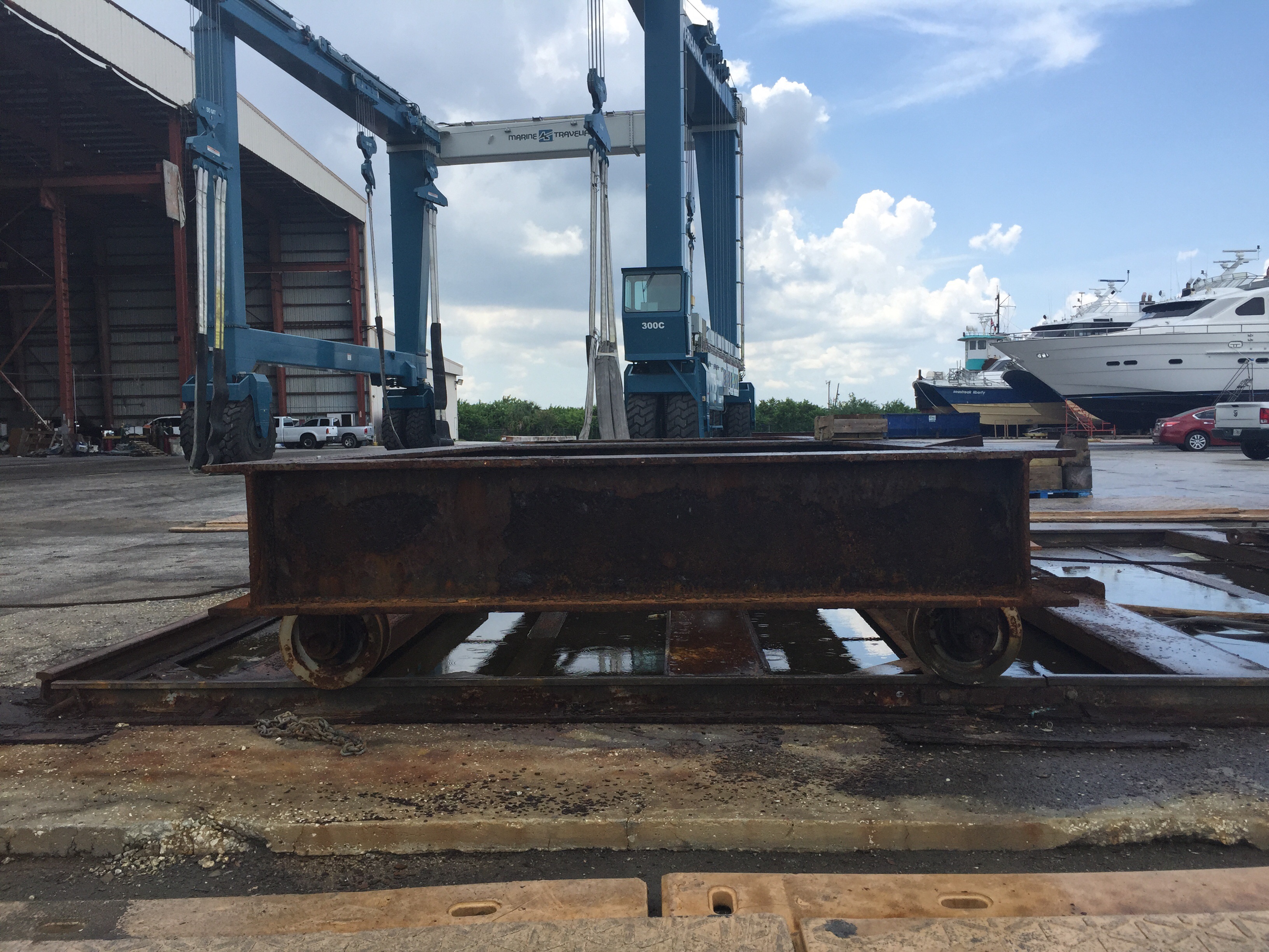 The railway slab that was placed under our boat.