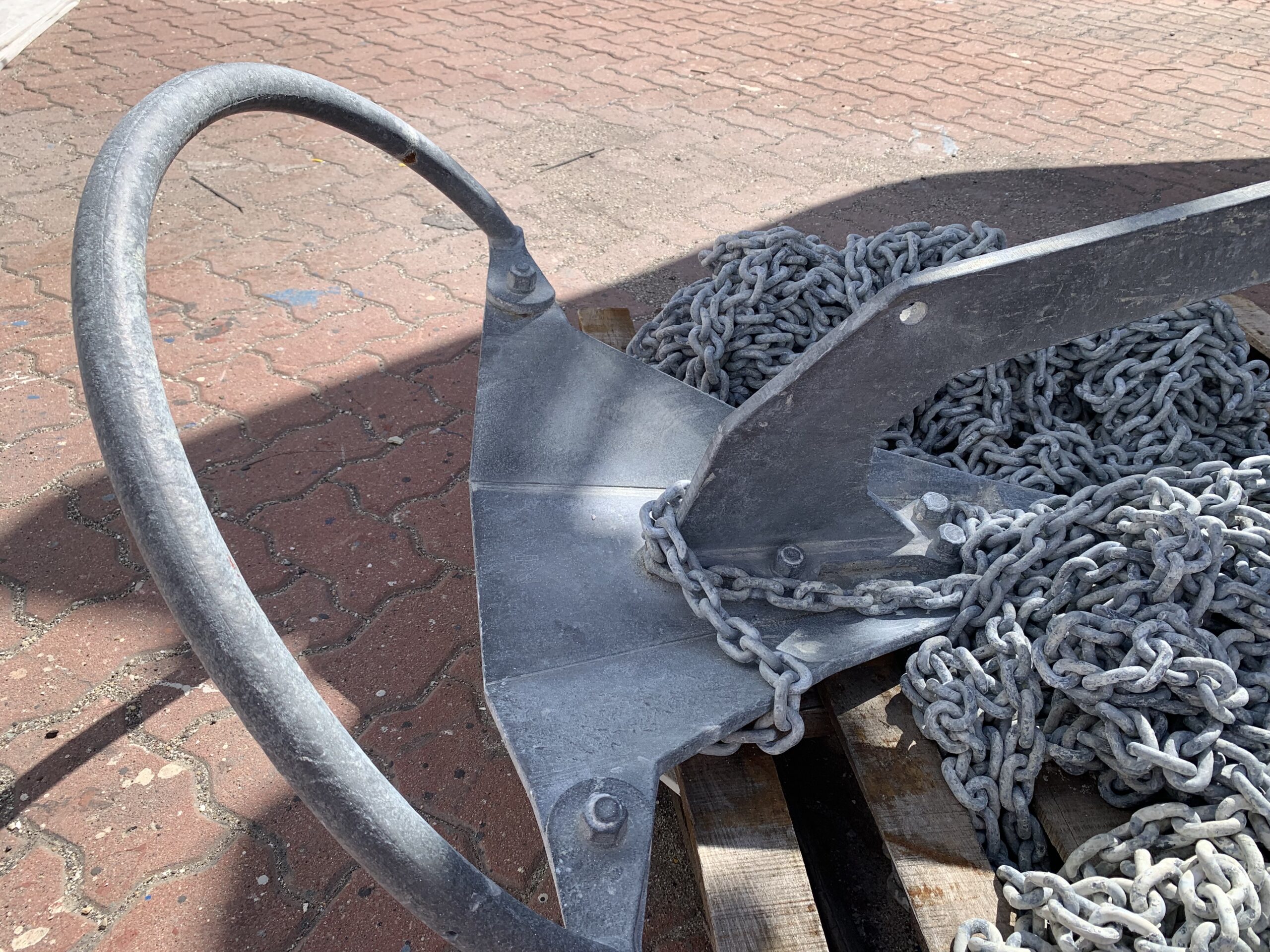 105-lb Mantus Anchor with anchor chain